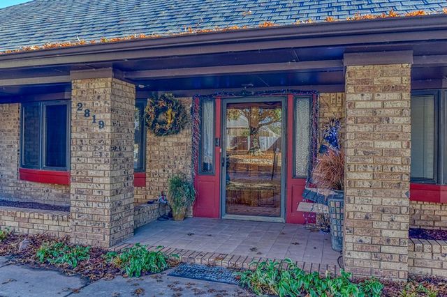 2819 Country Club Drive, Chickasha, OK 73018