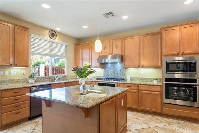 42550 Port Lane, Murrieta, CA 92562