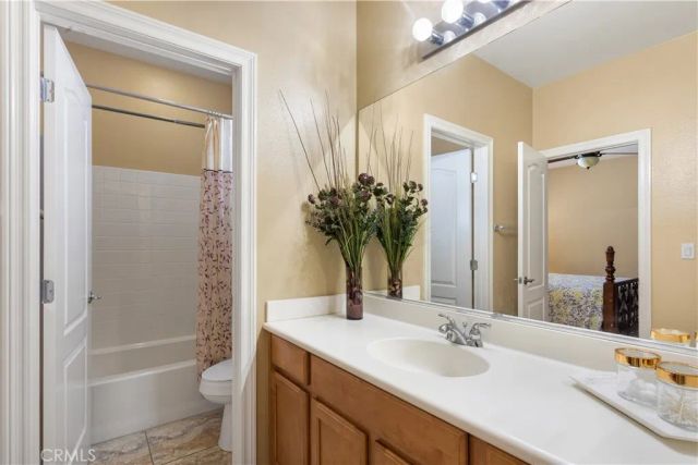 42550 Port Lane, Murrieta, CA 92562