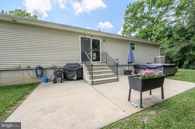 19 INDIAN TRL, Southampton, NJ 08088