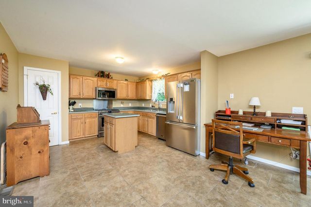 19 INDIAN TRL, Southampton, NJ 08088