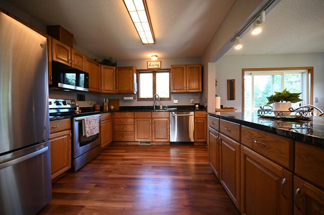 2161 Colburn Drive, Shakopee, MN 55379