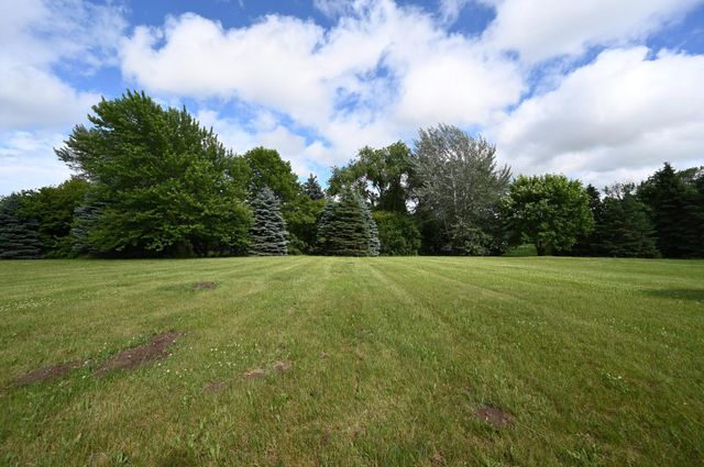 2161 Colburn Drive, Shakopee, MN 55379