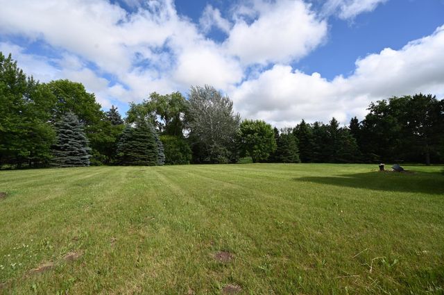 2161 Colburn Drive, Shakopee, MN 55379