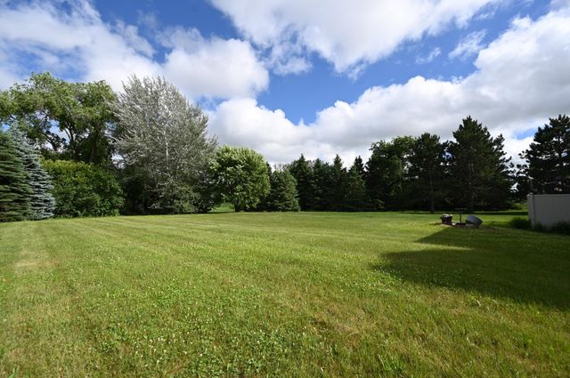 2161 Colburn Drive, Shakopee, MN 55379