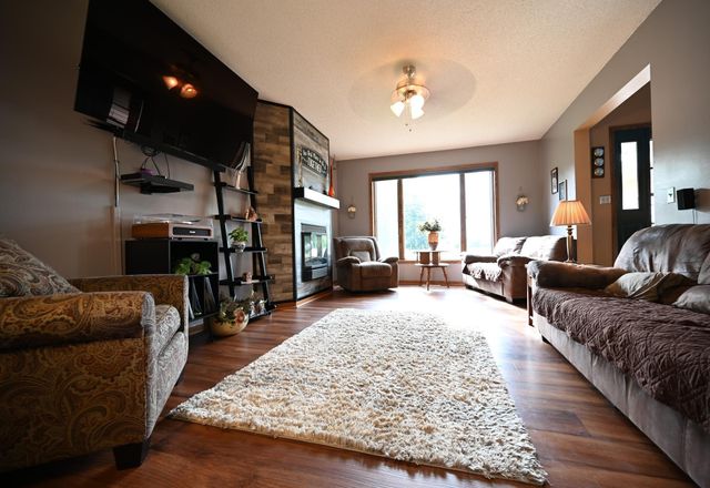 2161 Colburn Drive, Shakopee, MN 55379
