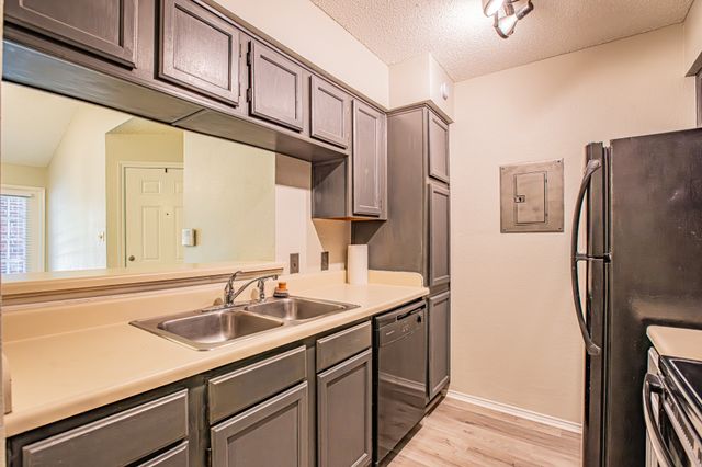 3209 Donnelly Circle 104, Fort Worth, TX 76107