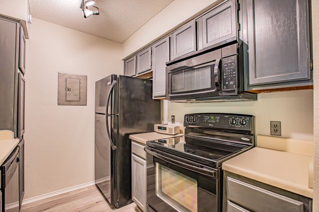 3209 Donnelly Circle 104, Fort Worth, TX 76107