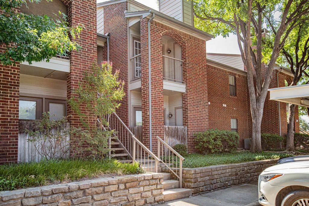 3209 Donnelly Circle 104, Fort Worth, TX 76107