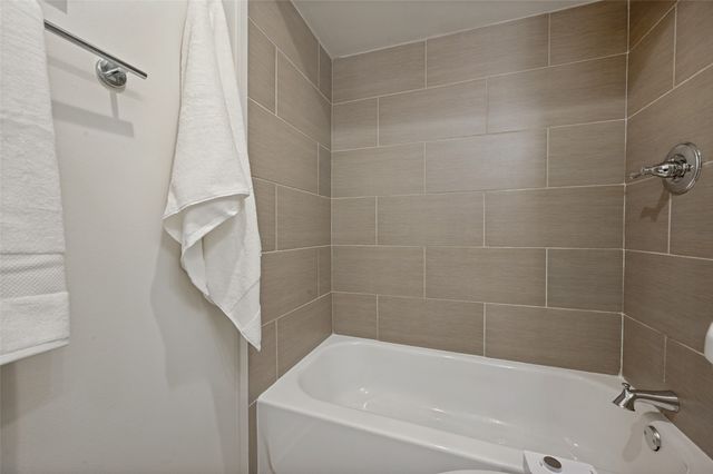5140 Amesbury Drive 212, Dallas, TX 75206