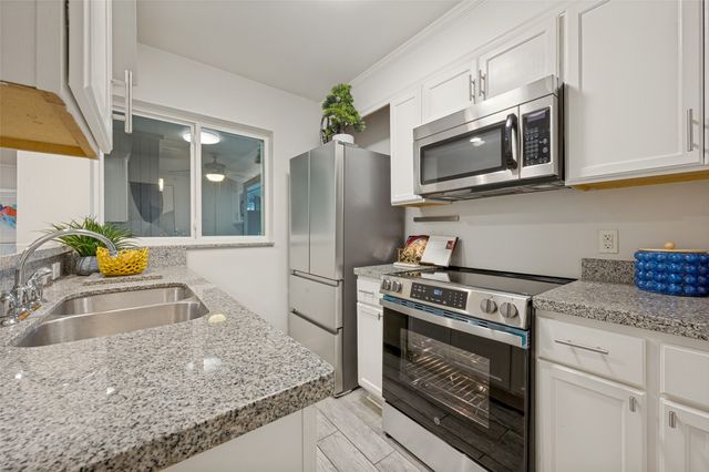 5140 Amesbury Drive 212, Dallas, TX 75206