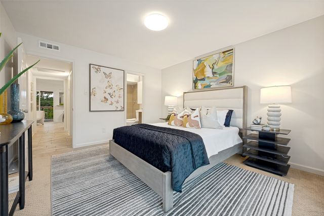 5140 Amesbury Drive 212, Dallas, TX 75206