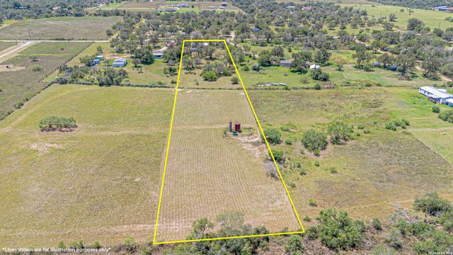 458 PATTON RD, Somerset, TX 78069
