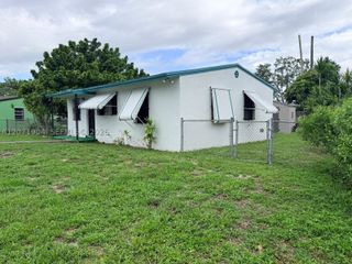 2911 NW 161st St, Miami Gardens, FL 33054