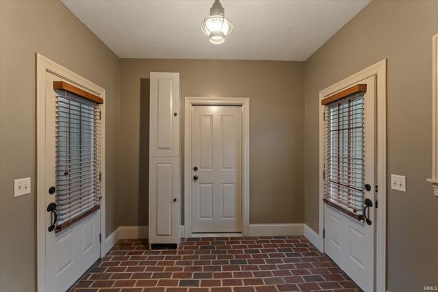 21816 Locust Bend Court, South Bend, IN 46628