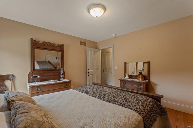 21816 Locust Bend Court, South Bend, IN 46628