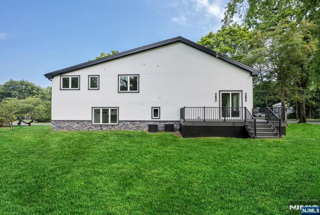 62 Asmus Road, Closter, NJ 07624