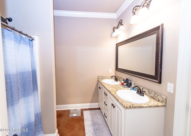 475 Broussard Street, Breaux Bridge, LA 70517