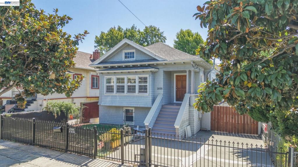 2070 Rosedale Ave, Oakland, CA 94601