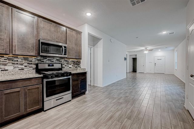 25407 Northpark Lake Drive, Porter, TX 77365