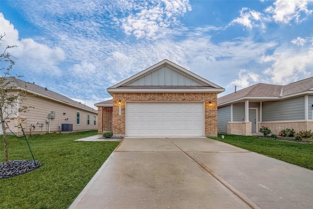 25407 Northpark Lake Drive, Porter, TX 77365