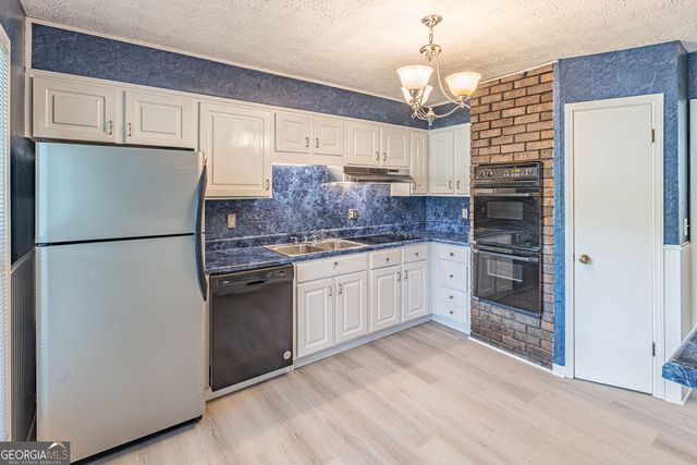 3274 Kimberly Woods Court SW, Lilburn, GA 30047