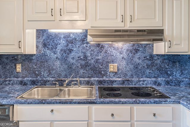 3274 Kimberly Woods Court SW, Lilburn, GA 30047