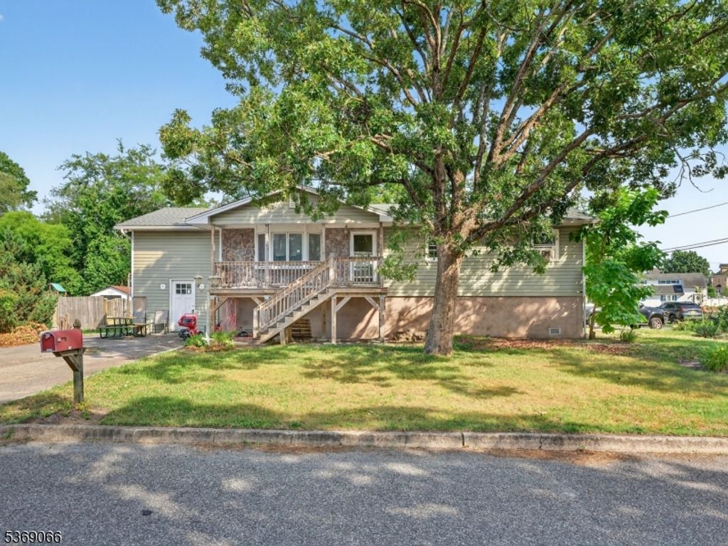 25 Boom Ln, Brick Twp., NJ 08723