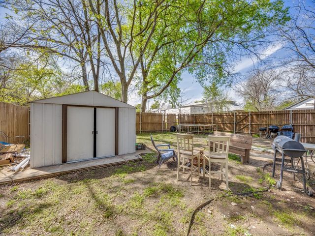 900 W Owings Street, Denison, TX 75020