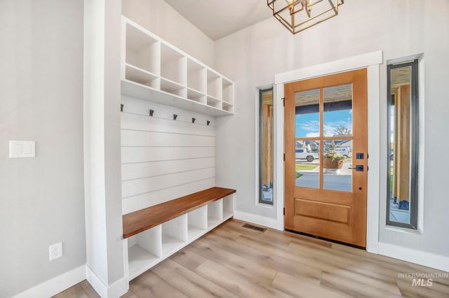 1580 Clear Creek Loop, Twin Falls, ID 83301