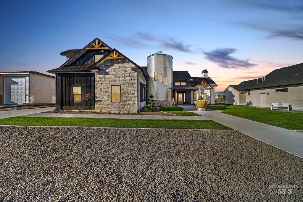 1580 Clear Creek Loop, Twin Falls, ID 83301