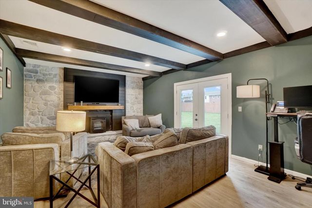 2252 CHESTNUT RD, York, PA 17408