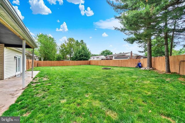 2252 CHESTNUT RD, York, PA 17408