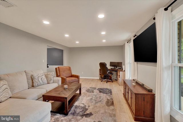 2252 CHESTNUT RD, York, PA 17408