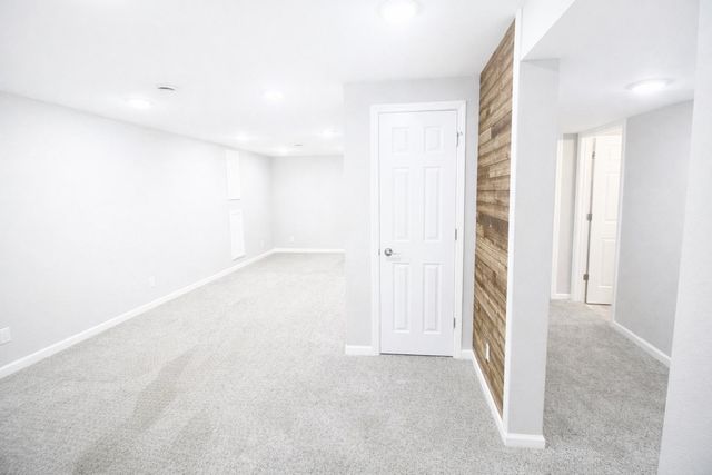 1114 4th St NE, Minot, ND 58703