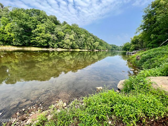 2005 River Mist Circle, New Market, TN 37820
