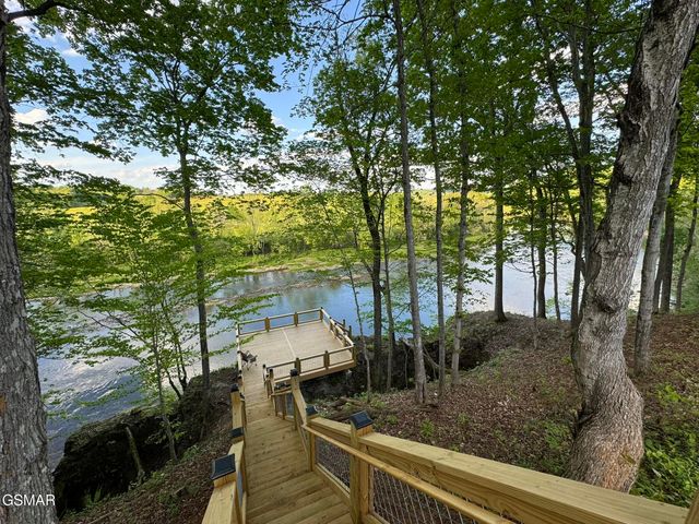 2005 River Mist Circle, New Market, TN 37820