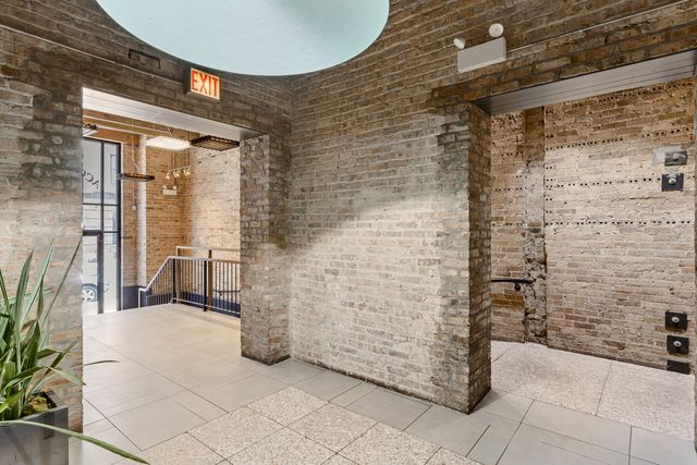 1017 W WASHINGTON Boulevard 2H, Chicago, IL 60607