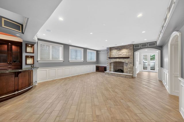 107 Carmela Court, Bloomingdale, IL 60108