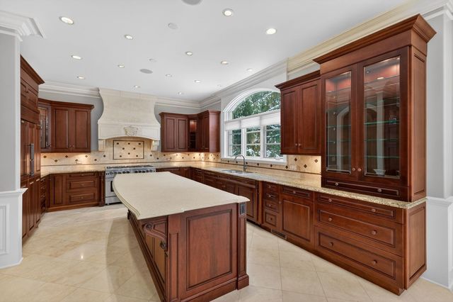 107 Carmela Court, Bloomingdale, IL 60108