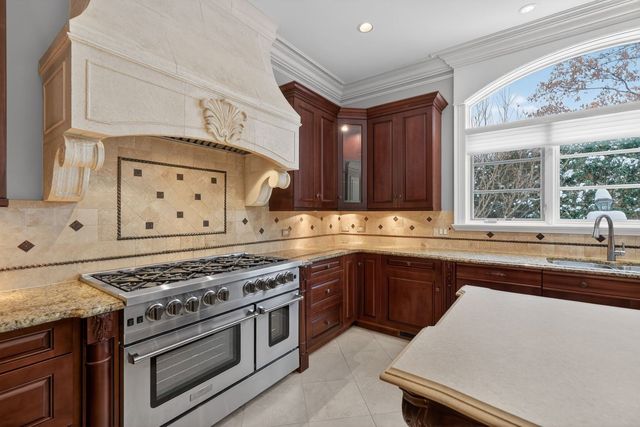 107 Carmela Court, Bloomingdale, IL 60108