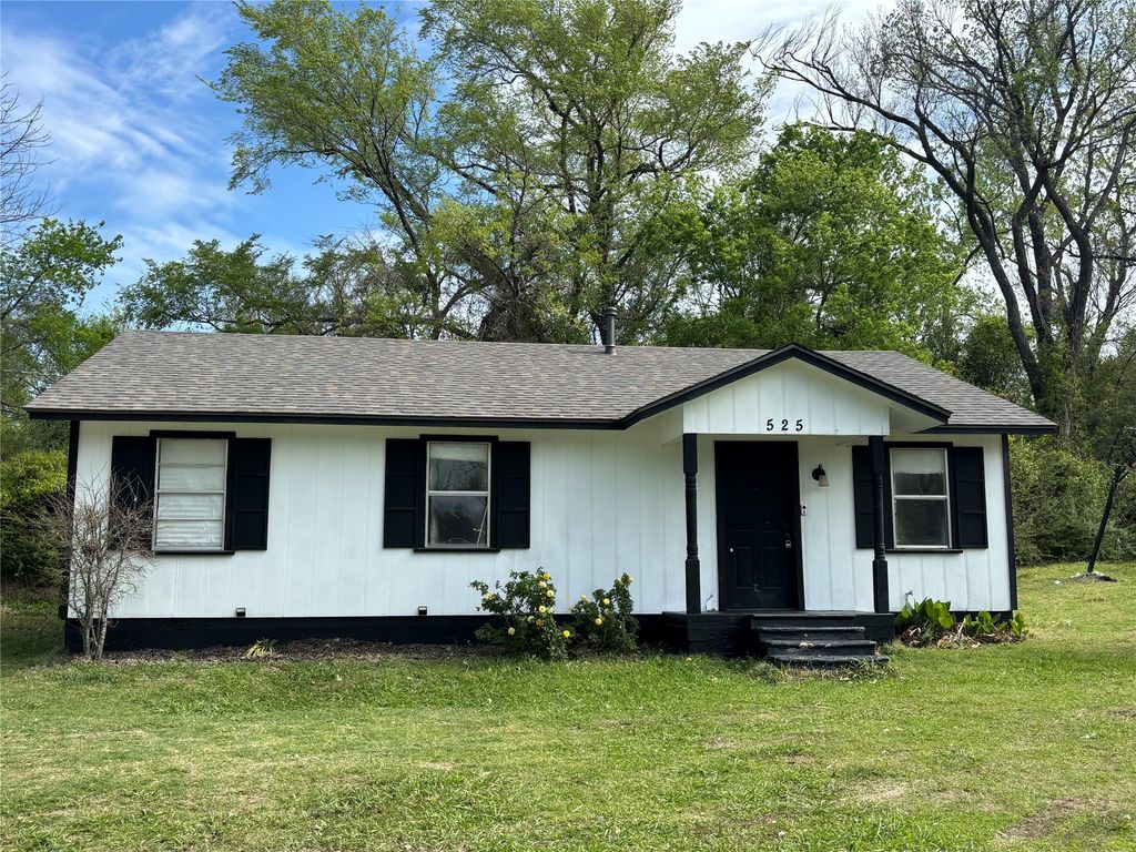 525 W Hickory Street, Kaufman, TX 75142