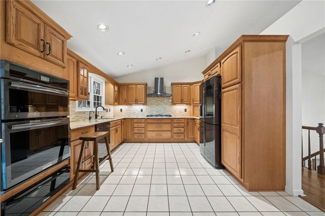 4948 Simmons Cir, Export, PA 15632