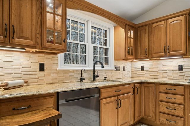 4948 Simmons Cir, Export, PA 15632