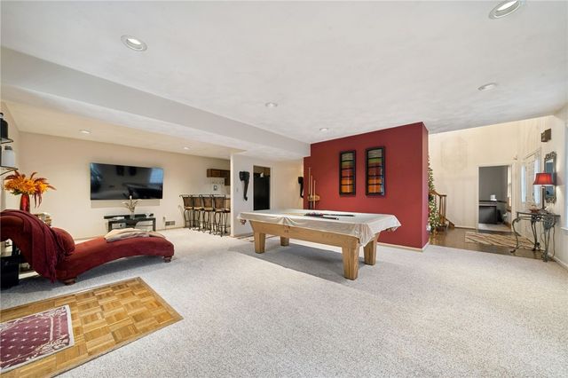 4948 Simmons Cir, Export, PA 15632