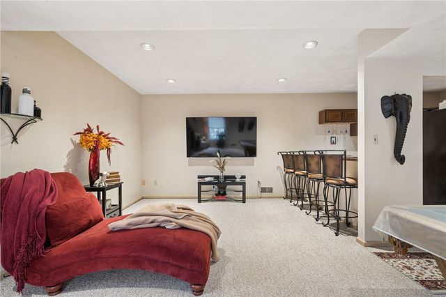 4948 Simmons Cir, Export, PA 15632