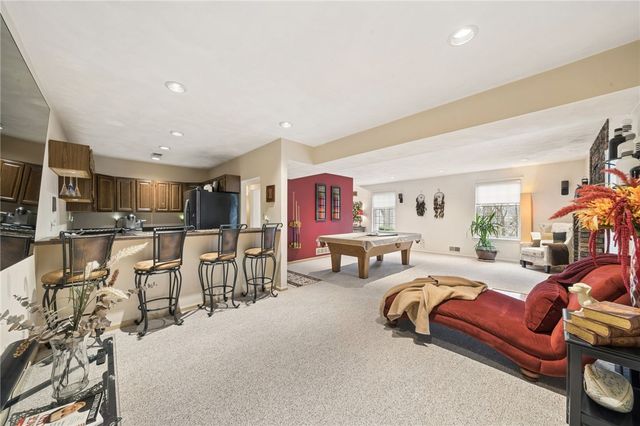 4948 Simmons Cir, Export, PA 15632