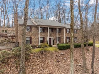 4948 Simmons Cir, Export, PA 15632