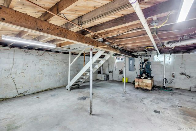 96 Washington Drive, Mastic Beach, NY 11951