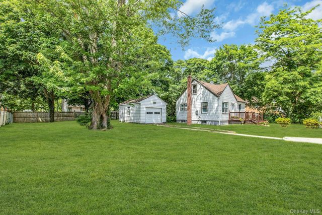 96 Washington Drive, Mastic Beach, NY 11951